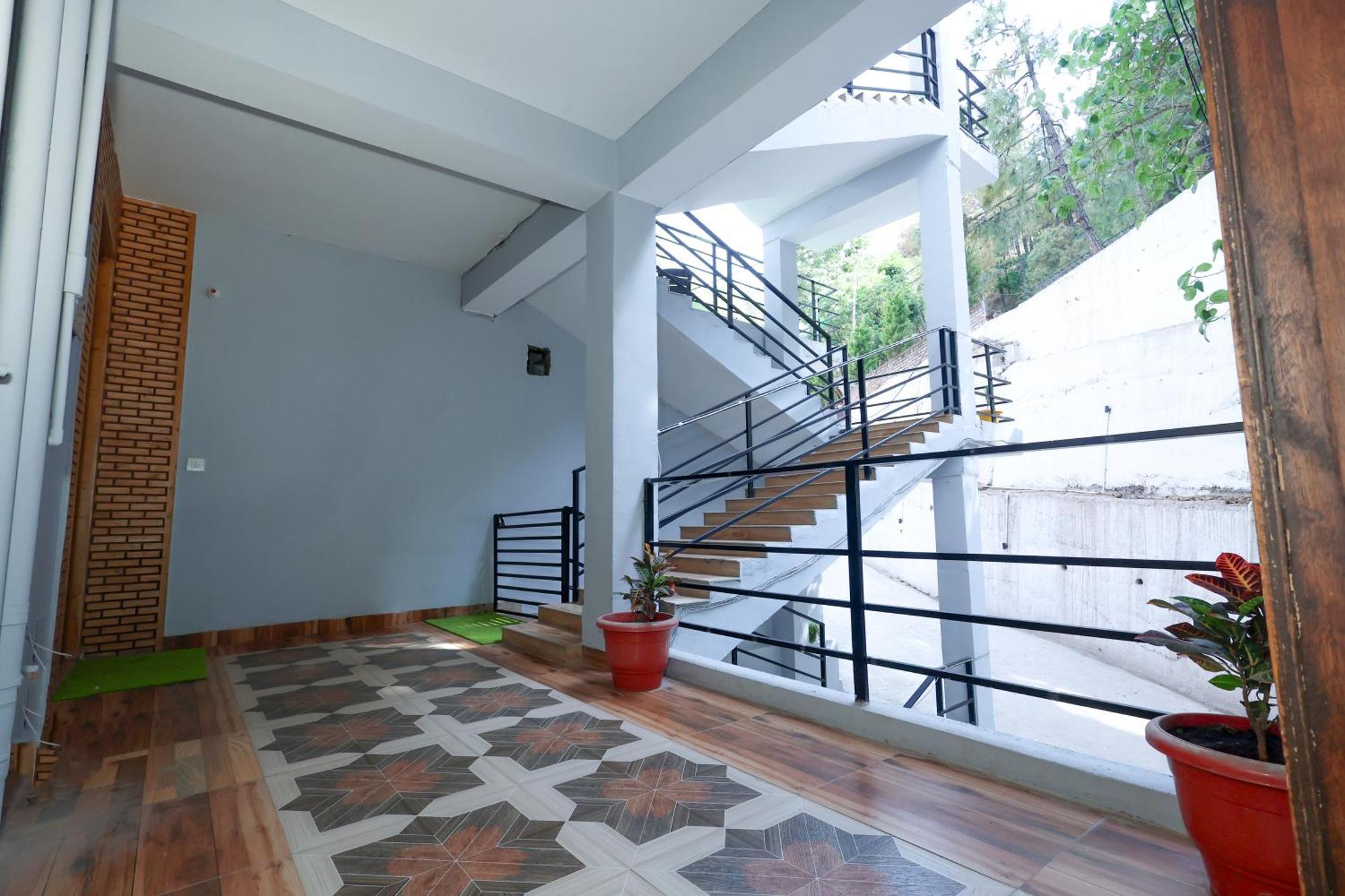 Cozy Heavenn 2Bhk I Kasauli I Mountain View 93O68I282O Lejlighed Eksteriør billede